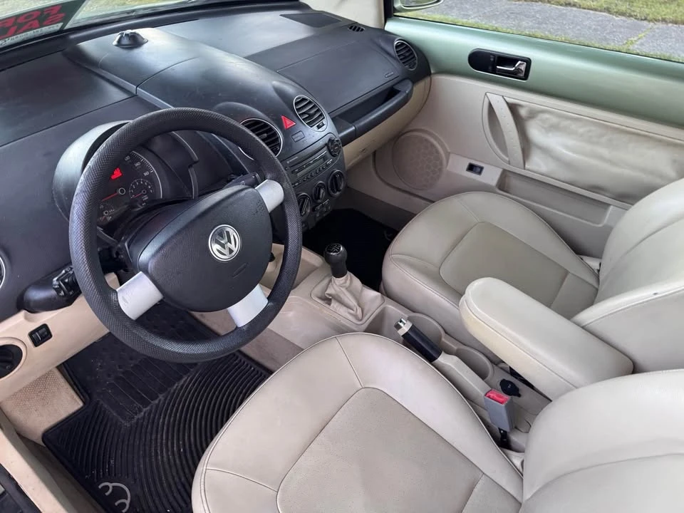 2007 Volkswagen New Beetle - Image 10 of 10