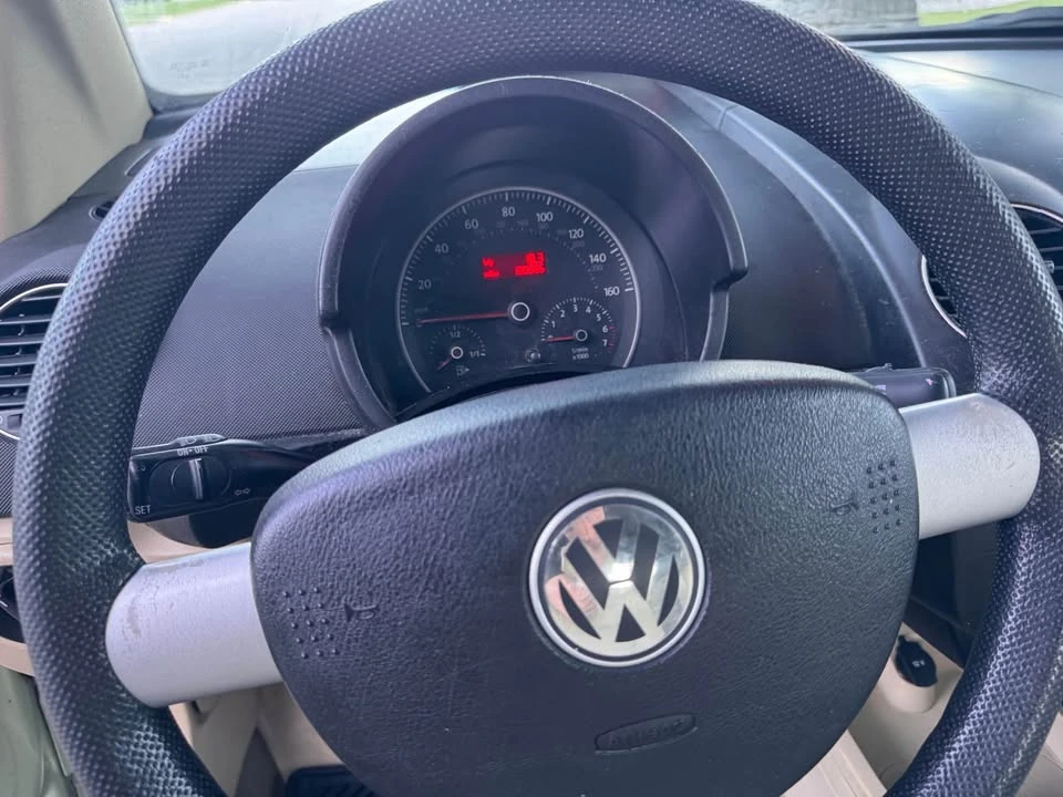 2007 Volkswagen New Beetle - Image 8 of 10