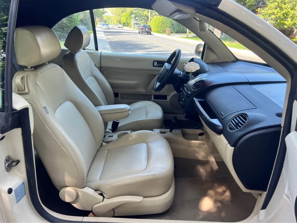 2007 Volkswagen New Beetle - Image 10 of 14