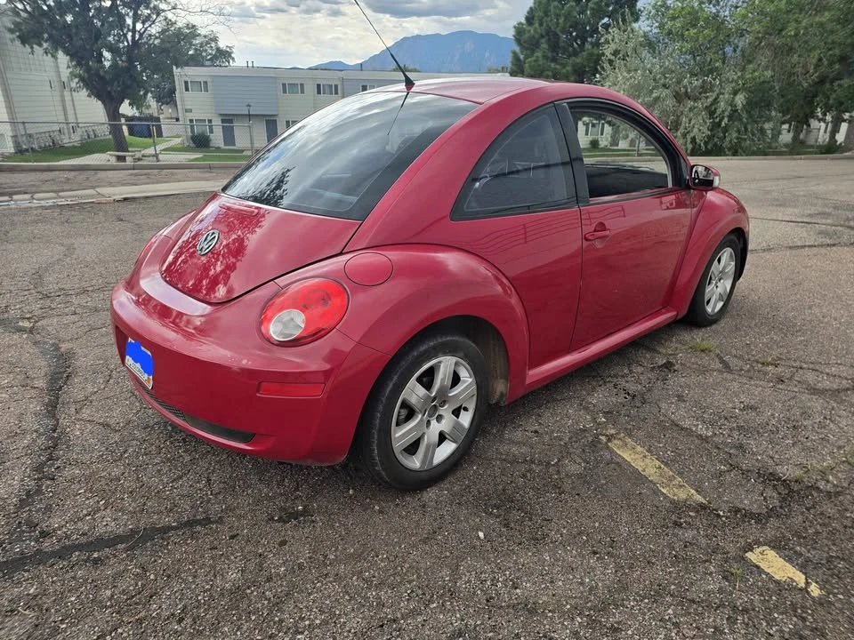 2007 Volkswagen New Beetle - Image 2 of 8