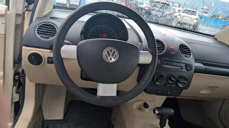 2007 Volkswagen New Beetle - Image 9 of 13
