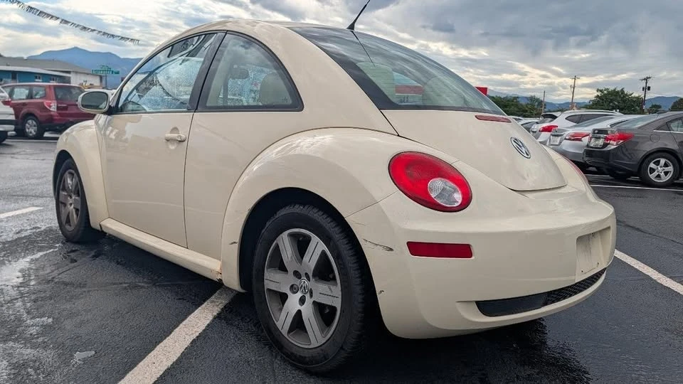 2007 Volkswagen New Beetle - Image 5 of 13