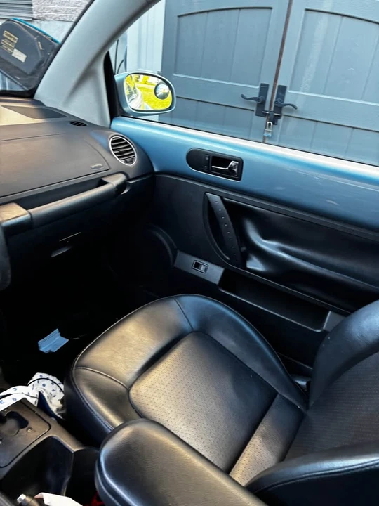 2007 Volkswagen New Beetle - Image 9 of 11