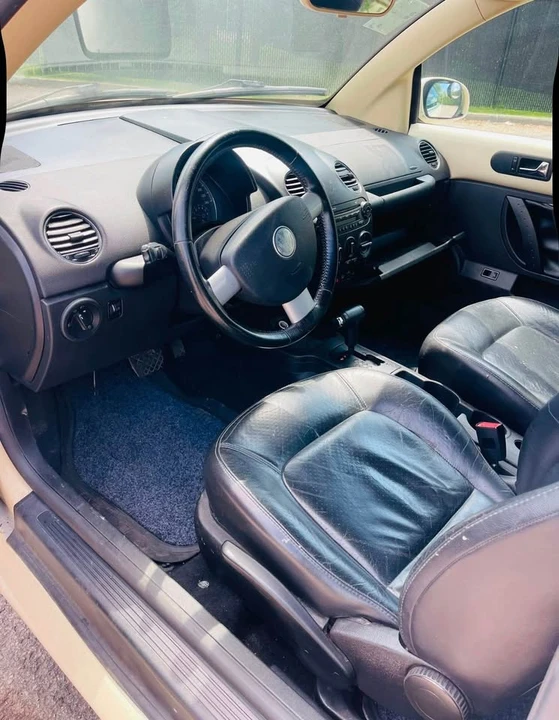 2007 Volkswagen New Beetle - Image 9 of 12