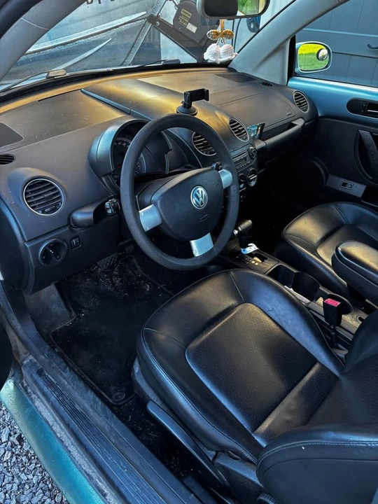 2007 Volkswagen New Beetle - Image 6 of 11