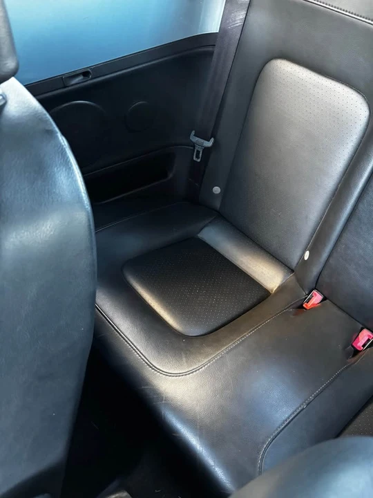 2007 Volkswagen New Beetle - Image 10 of 11