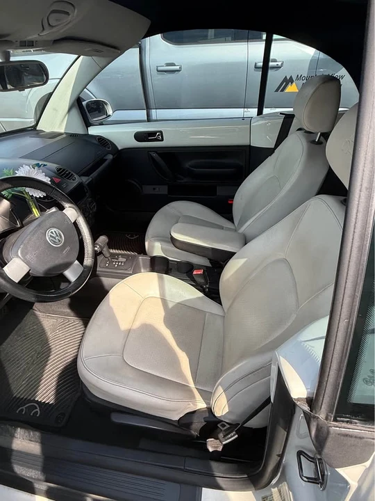 2007 Volkswagen New Beetle - Image 12 of 14
