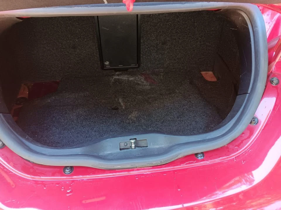 2007 Volkswagen New Beetle - Image 5 of 6