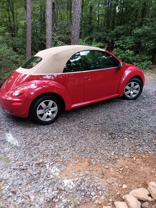 2007 Volkswagen New Beetle - Image 2 of 6