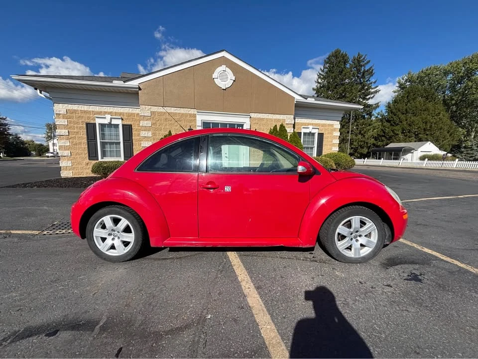2007 Volkswagen New Beetle - Image 2 of 10