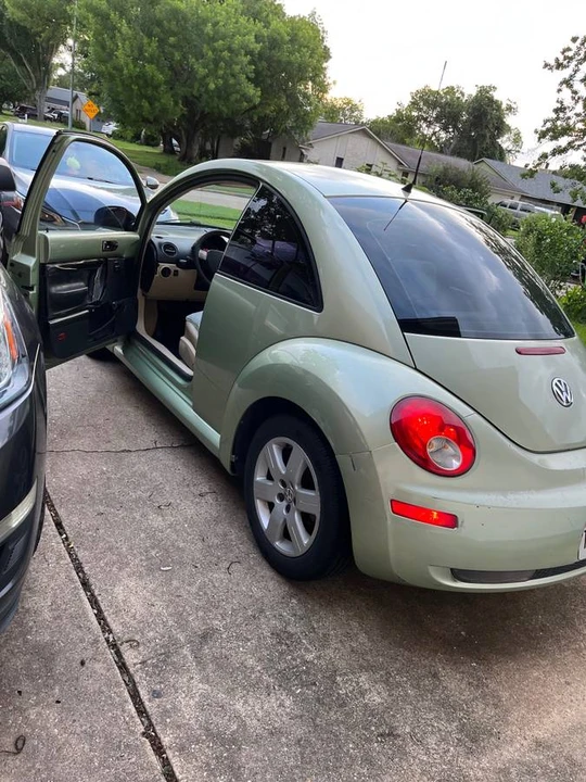 2007 Volkswagen New Beetle - Image 4 of 12