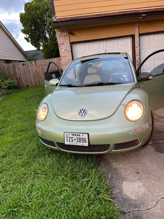 2007 Volkswagen New Beetle - Image 10 of 12
