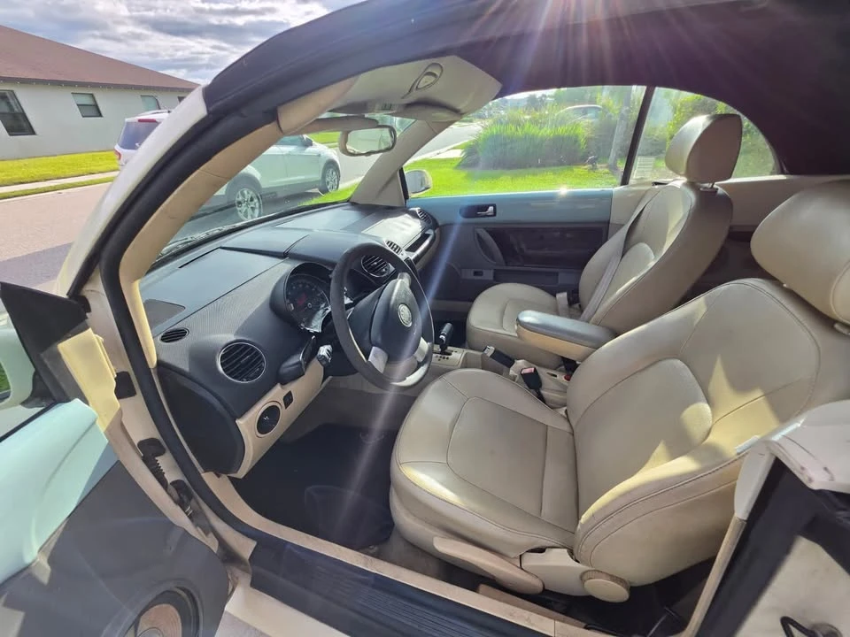 2007 Volkswagen New Beetle - Image 6 of 11