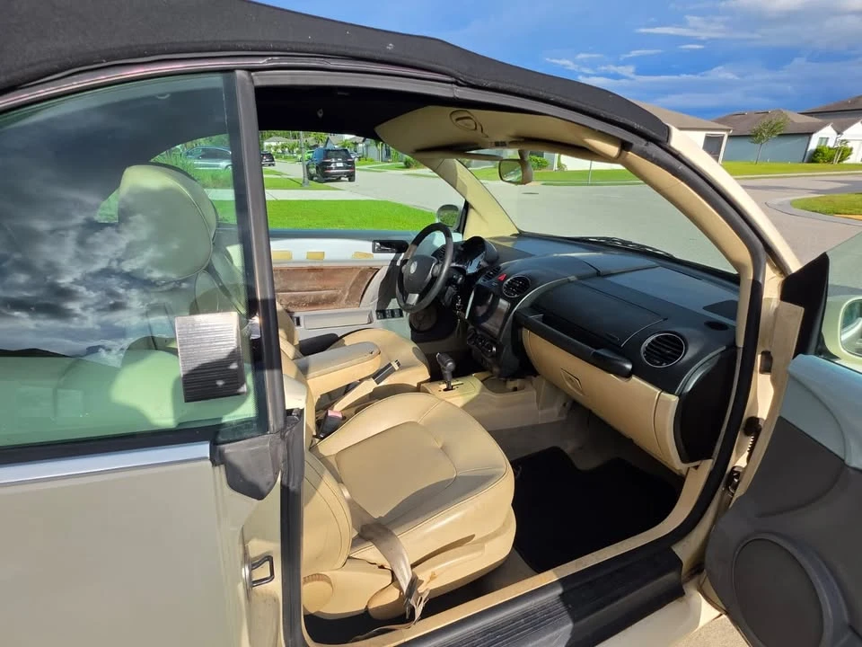 2007 Volkswagen New Beetle - Image 8 of 11