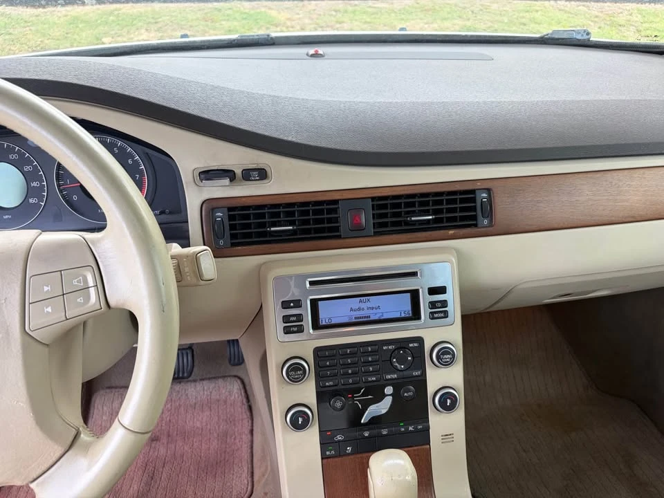 2007 Volvo 244 - Image 12 of 13