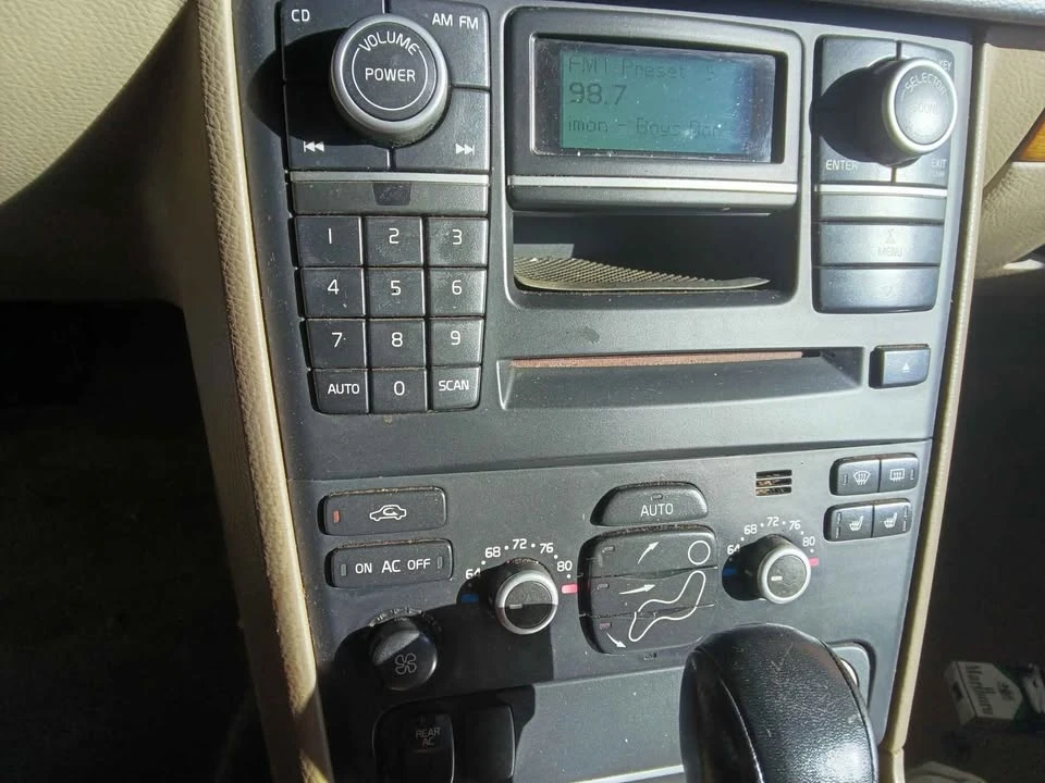 2007 Volvo 200 Series - Image 9 of 10