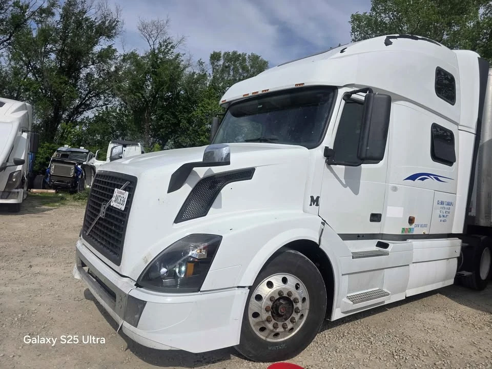 2007 Volvo 700 Series - Image 11 of 12