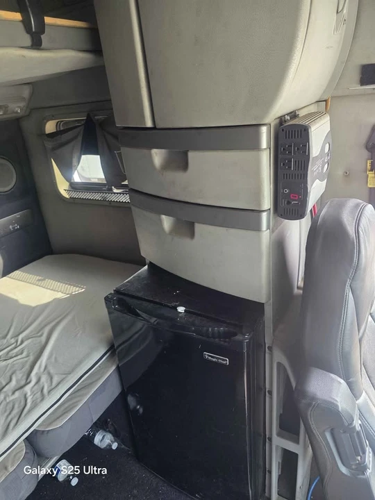 2007 Volvo 700 Series - Image 9 of 12