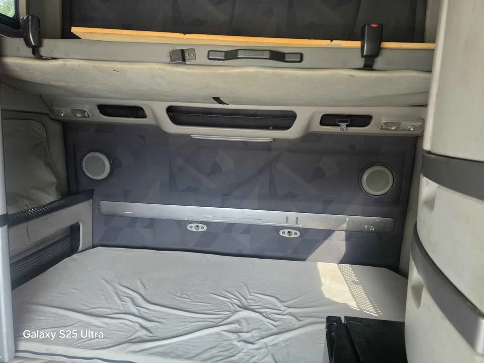2007 Volvo 700 Series - Image 8 of 12