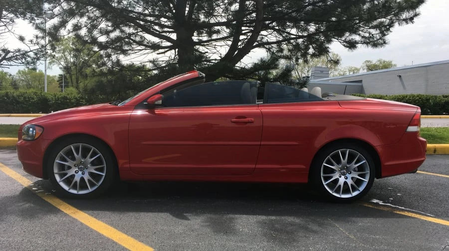 2007 Volvo C70 2nd Gen - Image 2 of 12