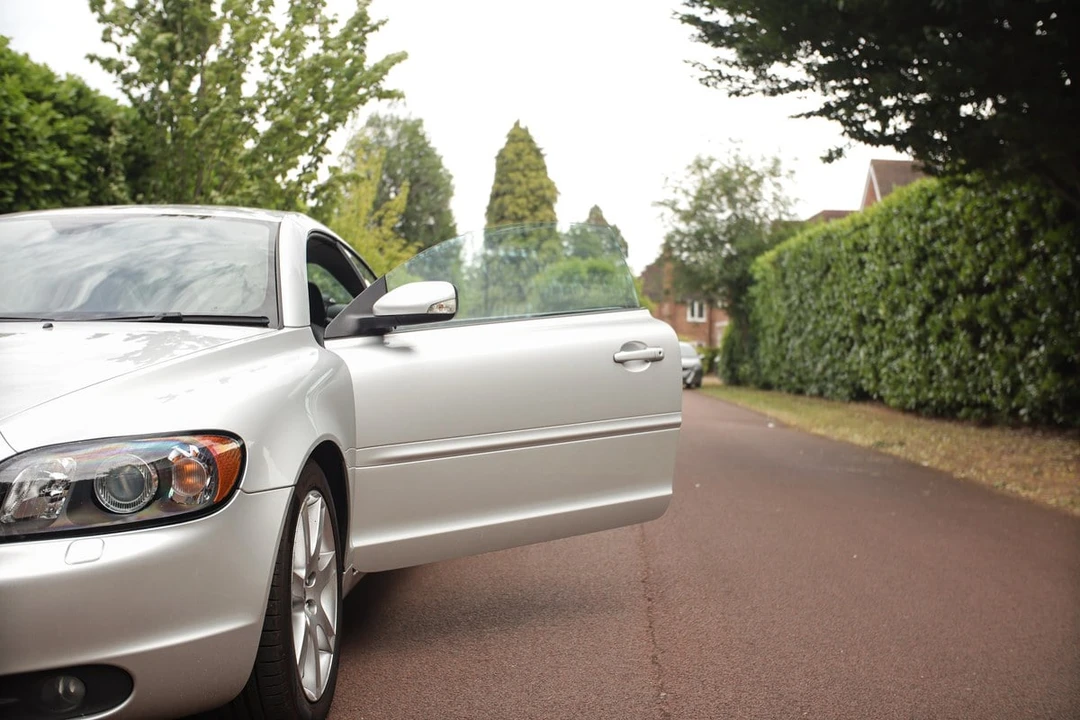 2007 Volvo C70 2nd Gen - Image 25 of 30