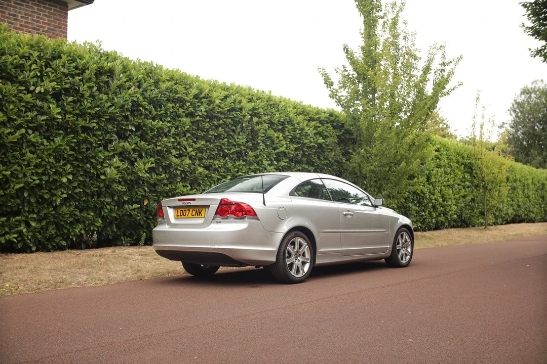 2007 Volvo C70 2nd Gen - Image 16 of 30