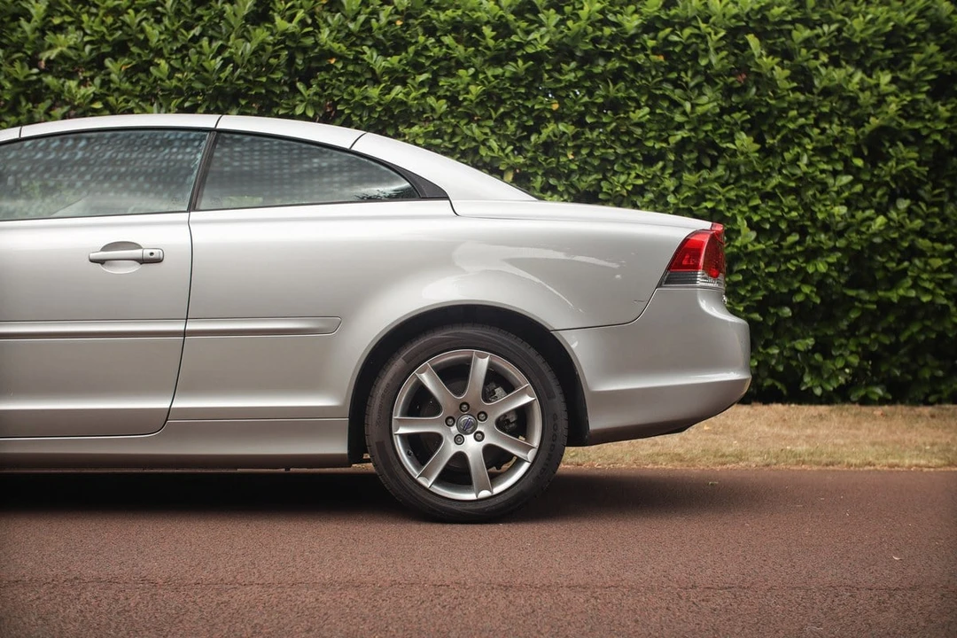 2007 Volvo C70 2nd Gen - Image 29 of 30