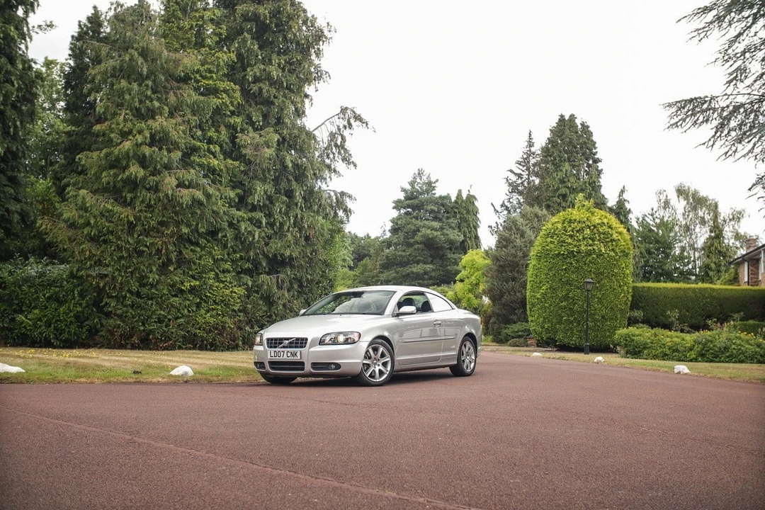 2007 Volvo C70 2nd Gen - Image 2 of 30