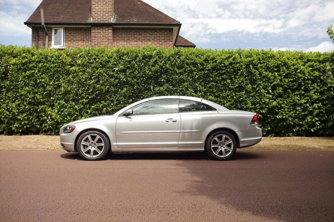 2007 Volvo C70 2nd Gen - Image 11 of 30
