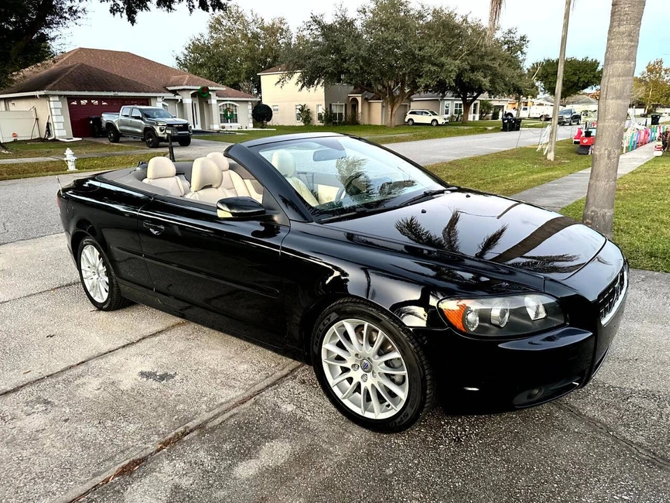2007 Volvo C70 2nd Gen - Image 2 of 21