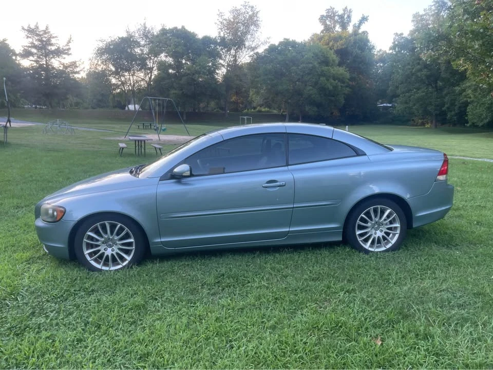 2007 Volvo C70 2nd Gen - Image 2 of 14