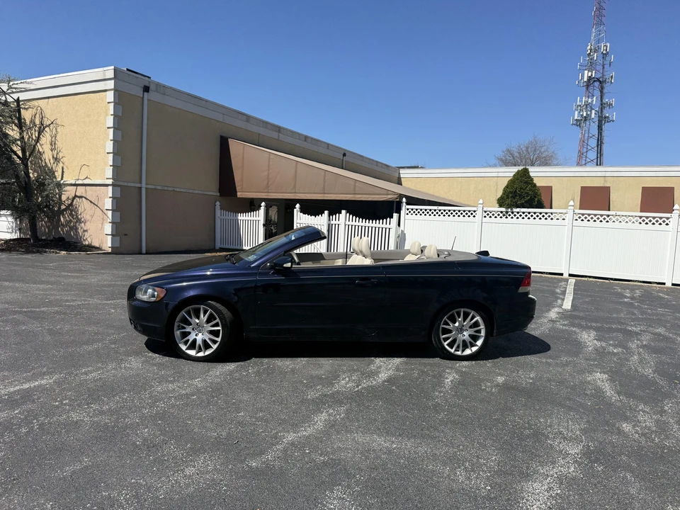 2007 Volvo C70 2nd Gen - Image 4 of 31