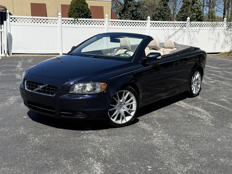 2007 Volvo C70 2nd Gen - Image 2 of 31