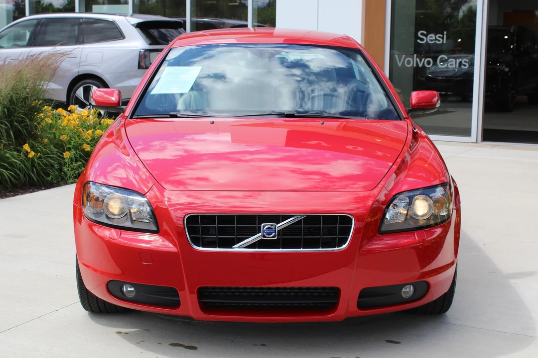 2007 Volvo C70 2nd Gen - Image 2 of 31