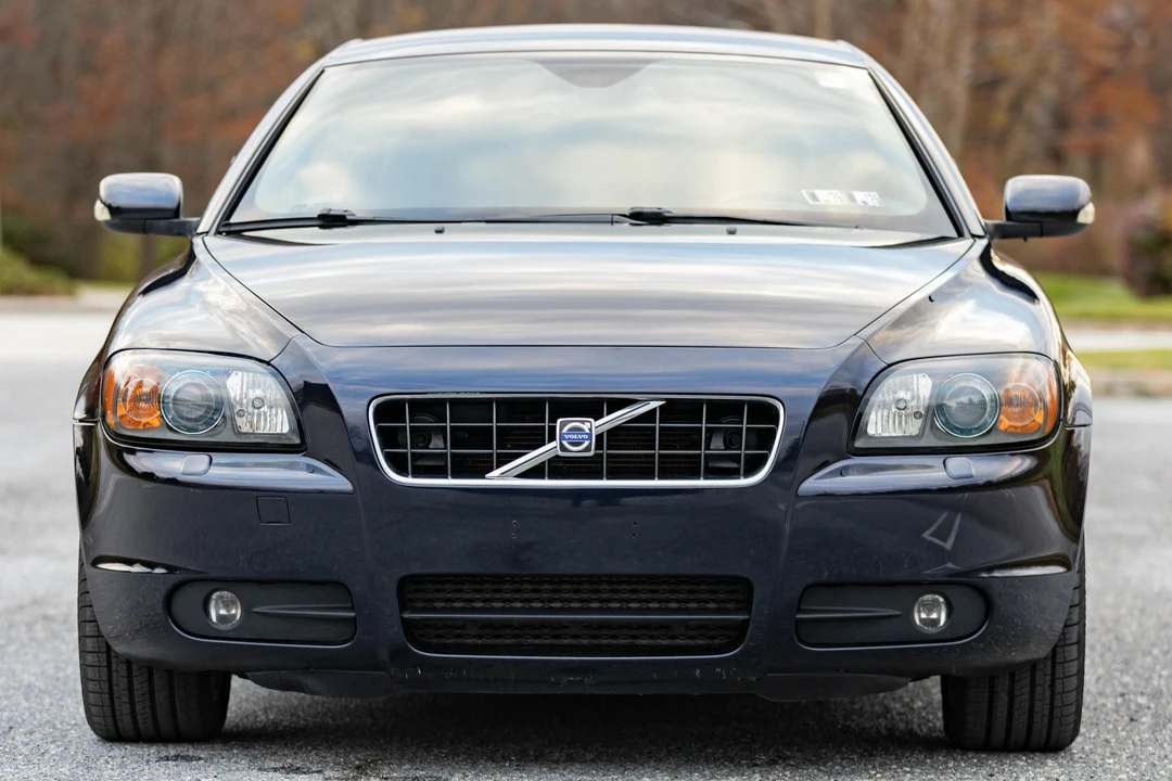 2007 Volvo C70 2nd Gen - Image 2 of 31
