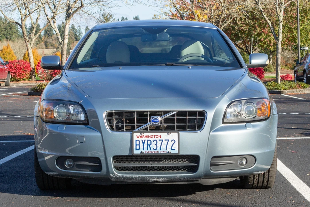2007 Volvo C70 2nd Gen - Image 2 of 31