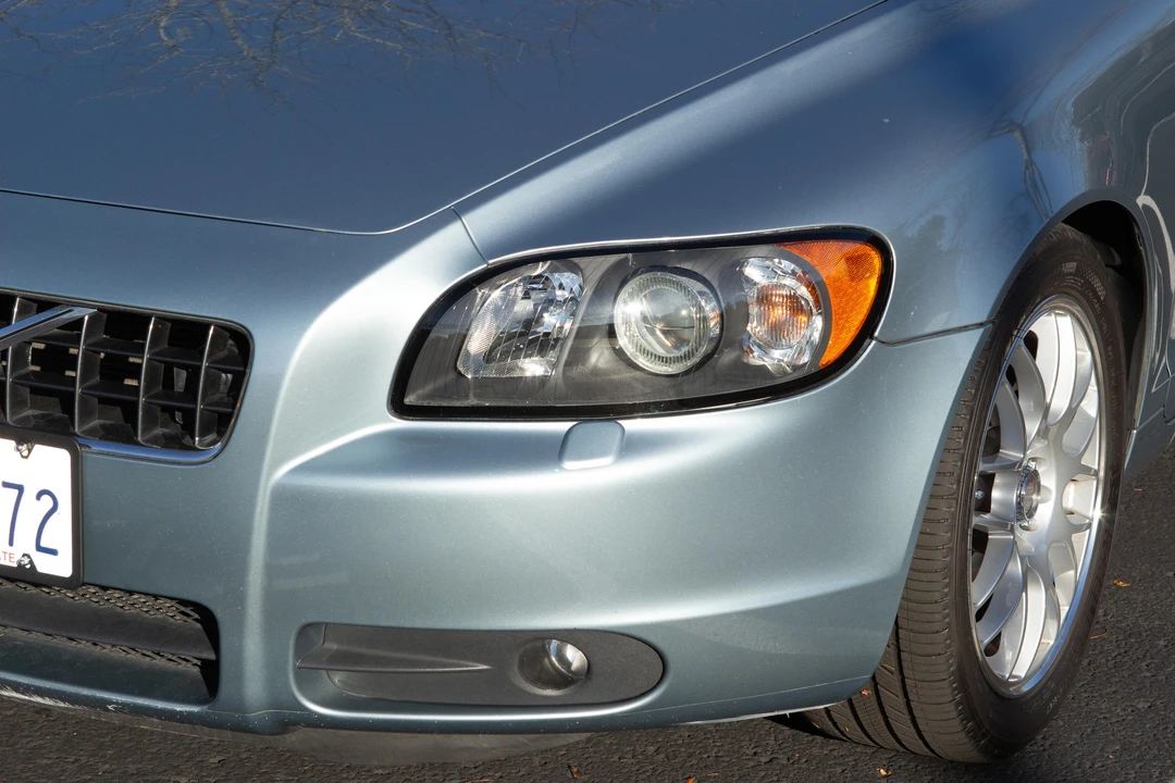 2007 Volvo C70 2nd Gen - Image 15 of 31