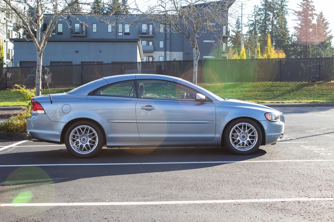 2007 Volvo C70 2nd Gen - Image 12 of 31