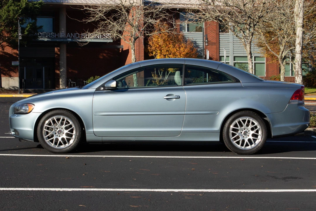 2007 Volvo C70 2nd Gen - Image 3 of 31