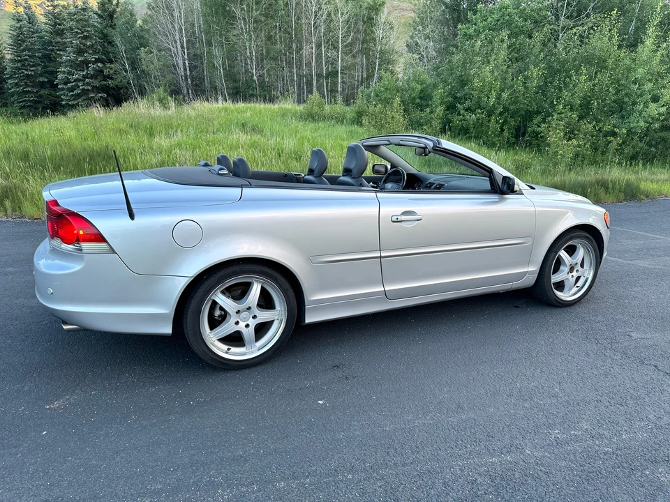 2007 Volvo C70 2nd Gen - Image 14 of 31