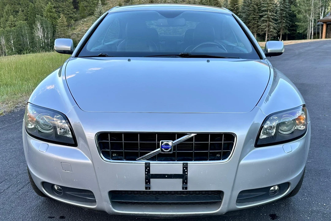 2007 Volvo C70 2nd Gen - Image 2 of 31