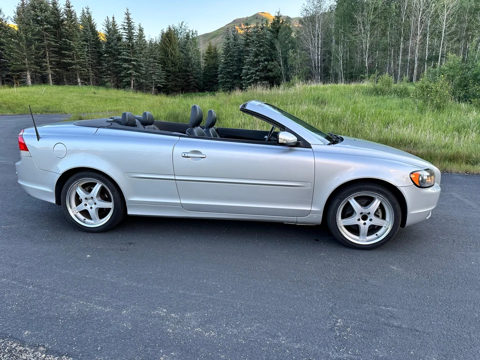 2007 Volvo C70 2nd Gen - Image 15 of 31