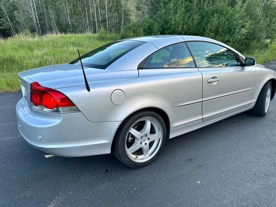 2007 Volvo C70 2nd Gen - Image 29 of 31
