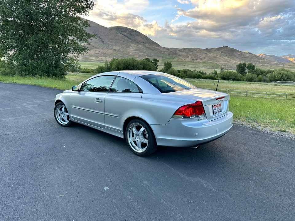 2007 Volvo C70 2nd Gen - Image 21 of 31