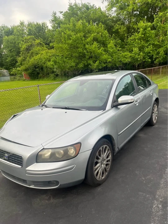 2007 Volvo S40 2nd Gen - Image 2 of 3