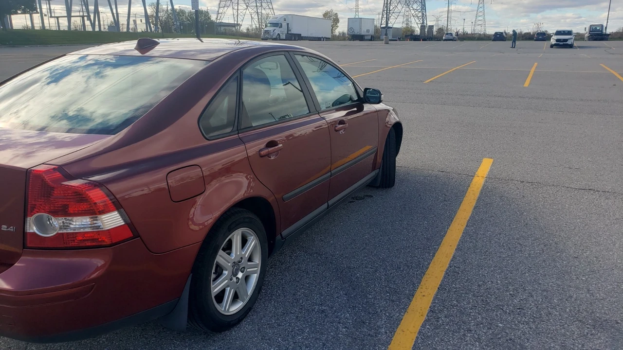 2007 Volvo S40 2nd Gen - Image 9 of 21