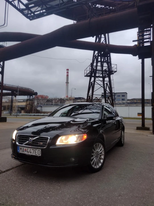 2007 Volvo S80 2nd Gen - Image 2 of 17