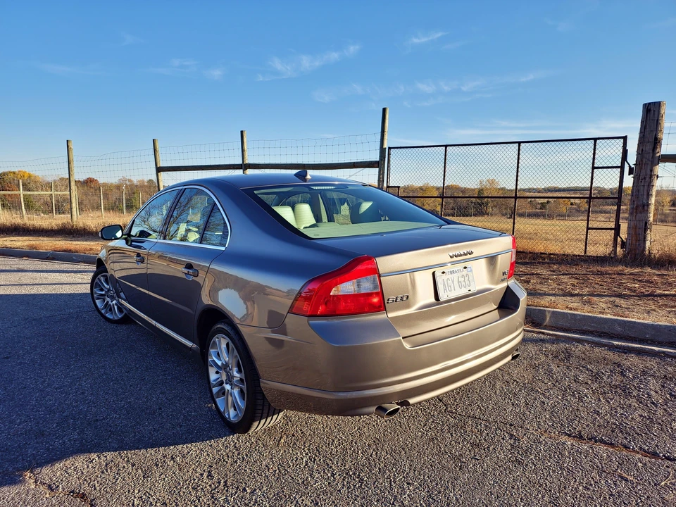 2007 Volvo S80 2nd Gen - Image 11 of 31