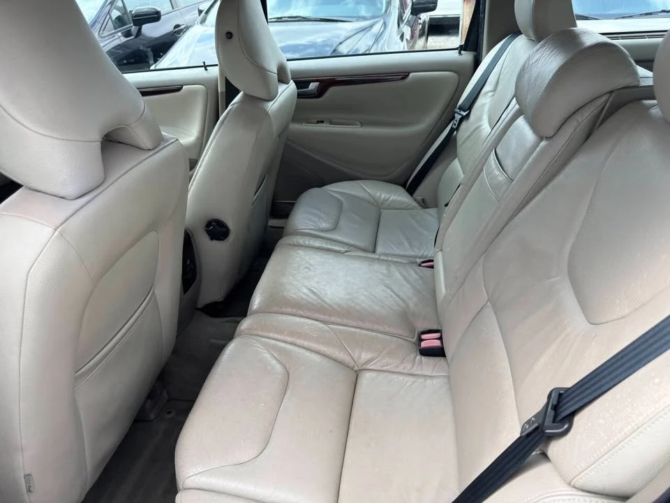 2007 Volvo V70 2nd Gen - Image 7 of 13