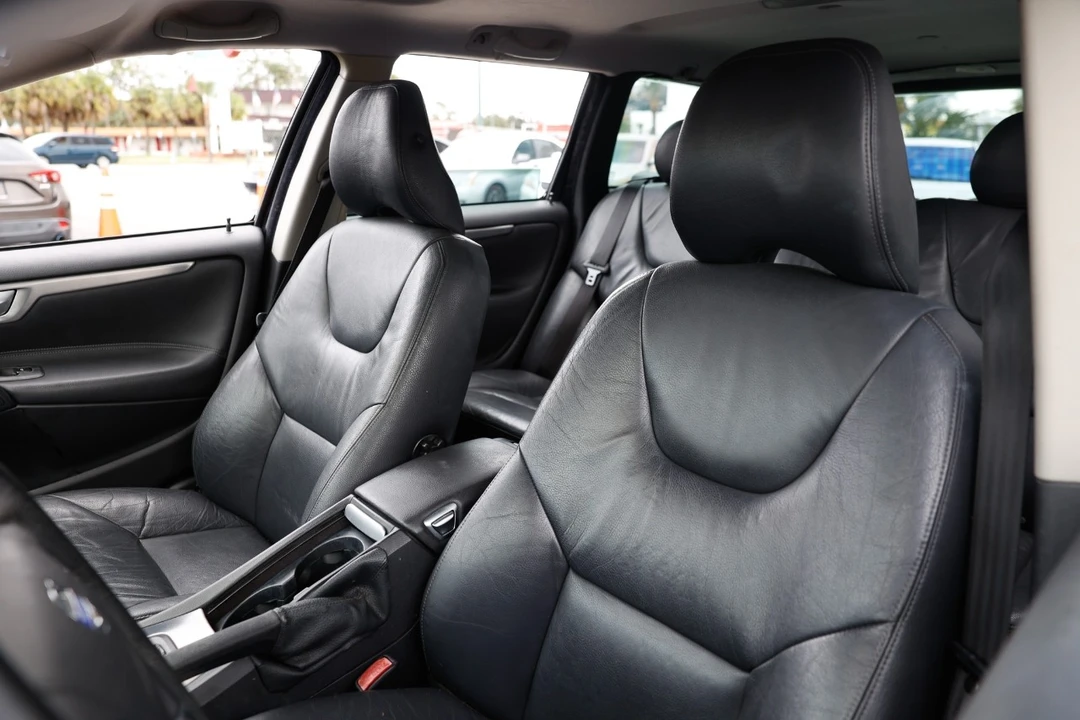 2007 Volvo V70 2nd Gen - Image 6 of 12